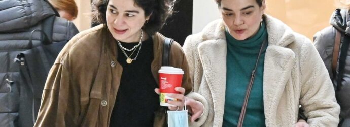 Γωγώ Μπρέμπου: Σπάνια εμφάνιση με την αδερφή της Χριστίνα – Ήταν σε σχέση με τον Χριστόφορο Παπακαλιάτη