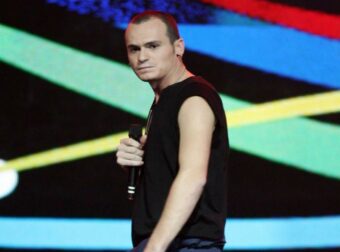 Καταδικάστηκε ο ηθοποιός Λάμπρος Φιλίππου για βιασμό και 2 απόπειρες βιασμού – Ποινή φυλάκισης 4 ετών με αναστολή