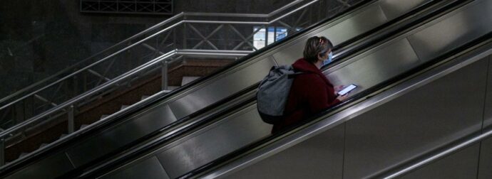 Τραγωδία στο Σύνταγμα: Ανατροπή με την ταυτότητα του θύματος που έπεσε στις ράγες του Μετρό