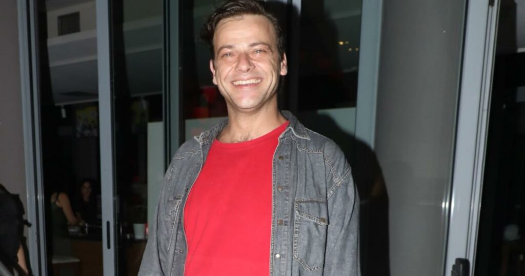 Ορέστης Τζιόβας: Ποια είναι η καλλονή ηθοποιός στο πλευρό του τον τελευταίο χρόνο