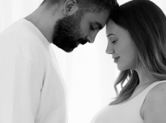 Γέννησε η Άννα Κορακάκη: Η πρώτη φωτογραφία με το νεογέννητο στο μαιευτήριο