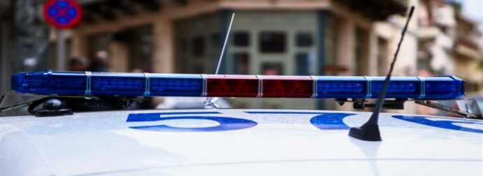 Συνελήφθη γνωστή τραγουδίστρια υπό την επήρεια αλκοόλ – Πήρε σβάρνα 5 αυτοκίνητα στο Κολωνάκι