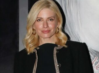 Ευαγγελία Αραβανή: Η σπάνια δημόσια εμφάνιση μετά τη γέννηση του πρώτου της παιδιού (Φωτογραφίες)