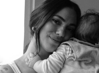 Ευρυδίκη Βαλαβάνη: Τα ασπρόμαυρα καρέ με τον 6 μηνών γιο της και οι τρυφερές στιγμές (Φωτογραφίες)