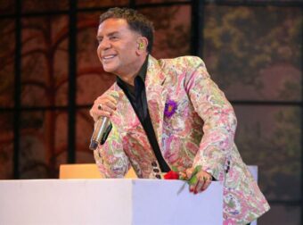 Γιώργος Μαζωνάκης: Τα «γαλλικά» και οι χειρονομίες στη σκηνή – «Θα σε γ@@@@ω μετά» (video)