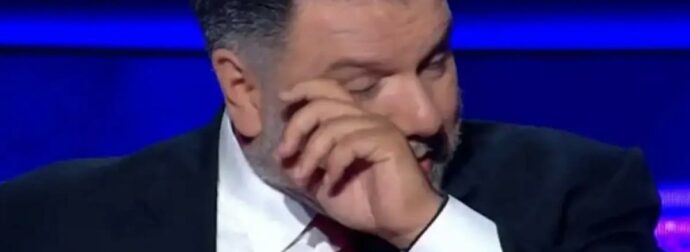Αρναούτογλου: «Λύγισε» στο πρώτο επεισόδιο του Εκατομμυριούχου μετά το θάνατο της μητέρας του