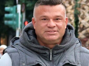 Στο νοσοκομείο ο Κώστας Σόμμερ: Η φωτογραφία με τους ορούς και το μήνυμά του