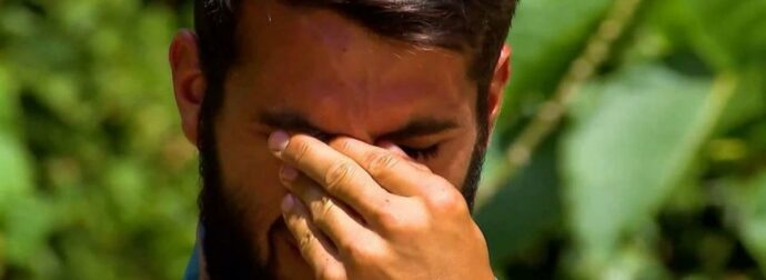 Survivor: Ξέσπασε σε λυγμούς ο Μαλλιαρός – «Μου λείπει, είναι όλη μου η ζωή»