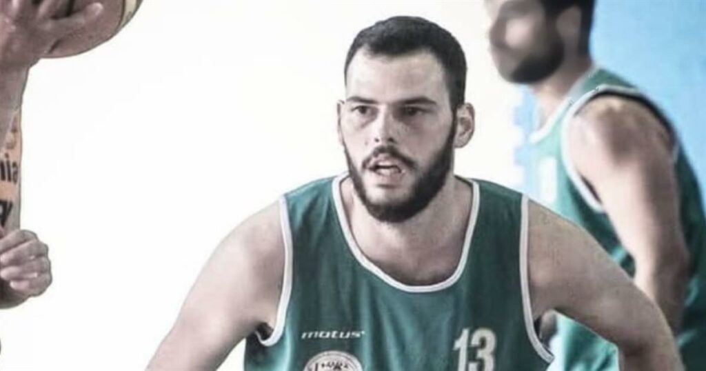 Παναγιώτης Κρέτσης: Το 2022 είχε σκοτωθεί σε τροχαίο ο αδερφός του 33χρονου αθλητή που πέθανε στο γήπεδο