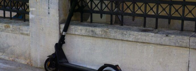 Τραγωδία στο Παγκράτι: 48χρονος έπαθε ανακοπή καρδιάς και έπεσε από πατίνι – Η επικινδυνότητα των σκούτερ στους δρόμους