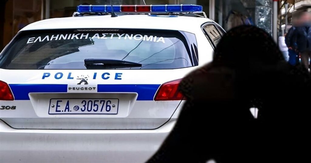 Συνελήφθησαν δύο νεαροί που βασάνισαν, βίασαν ανήλικο και τραβούσαν βίντεο με ανήλικη συνεργό