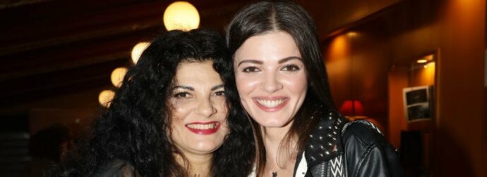 Τρύπη – Καζάκου: Μαμά και κόρη στην πρώτη τους κοινή τηλεοπτική συνέντευξη – Η συνεργασία στο θέατρο