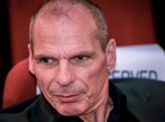 Γιάνης Βαρουφάκης: Παραπέμπεται σε δίκη στις 19 Δεκεμβρίου για τις δηλώσεις περί φούντας και ecstasy