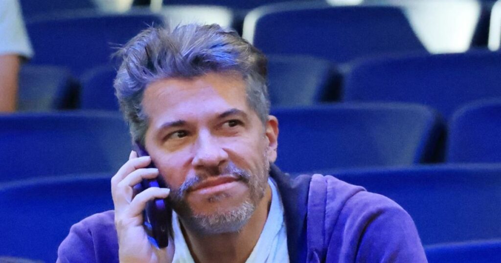 Βαρθακούρης: Αναβάλλεται η αποψινή του εμφάνιση – «Ακούω τα μηνύματα του σύμπαντος»