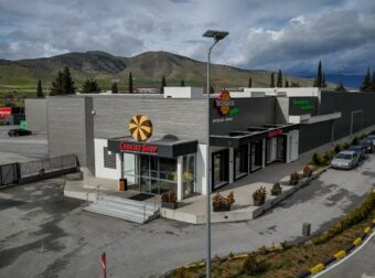 Βιολάντα: Εργαζόμενοι έβγαλαν ανακοίνωση στήριξης στον Τζιωρτζιώτη – Οι μαρτυρίες για «παράξενη οσμή επί μήνες»