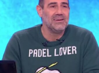 «Αν έχετε τον Θεό σας»: Η αντίδραση του Αντώνη Κανάκη στα αγγλικά του Γεραπετρίτη στην Τουρκία (video)