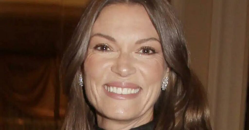 Μαμά και κόρη μοιάζουν πολύ: Η Βίκυ Καγιά σε σπάνια κοινή εμφάνιση με τη μητέρα της, Αλεξάνδρα