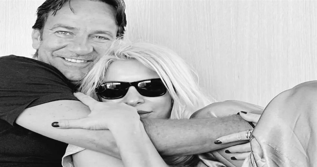 Δεν άντεξε άλλο η Ελένη Μενεγάκη, βγήκε και απάντησε για τα δημοσιεύματα διαζυγίου από τον Παντζόπουλο – «Με τον σύζυγό μου εδώ και 17 χρόνια…»