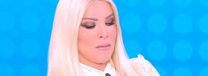 Κατερίνα Καινούργιου: Αμηχανία on air με τα πλάνα την ώρα που έτρωγε – «Γιατί με δείχνεις ρε παιδάκι μου;»