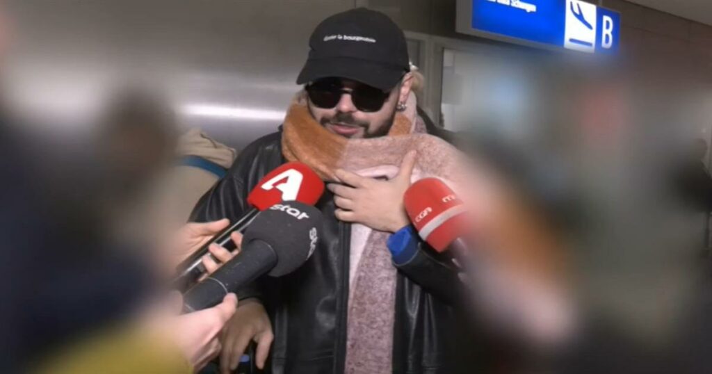 Akylas: Με πυώδη αμυγδαλίτιδα – «Παιδιά δεν μπορώ να μιλήσω, συγγνώμη»