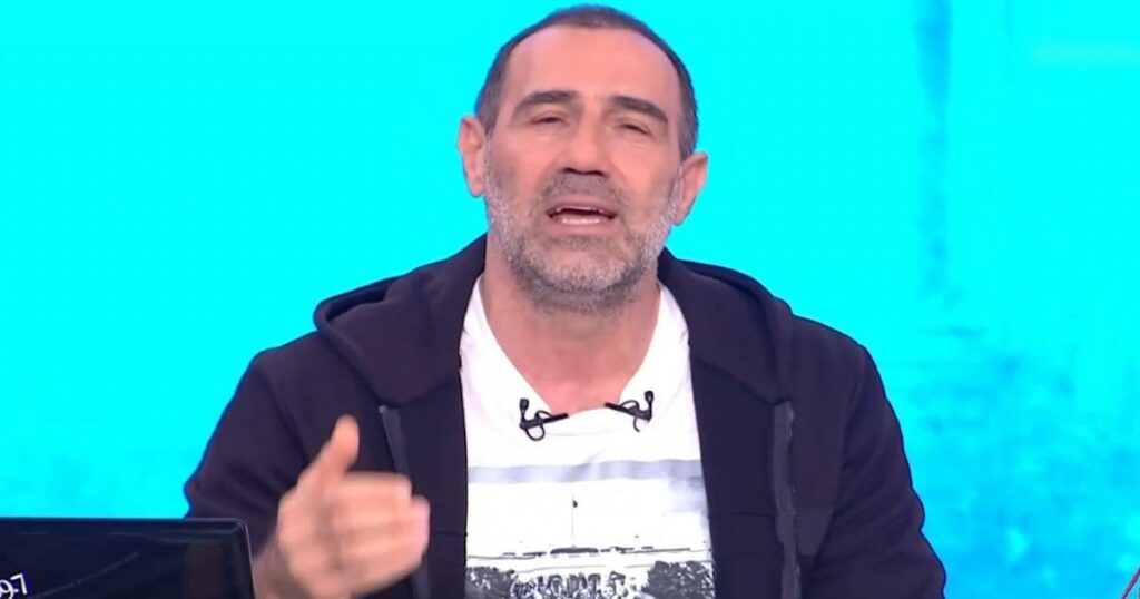 Αντώνης Κανάκης – Το σχόλιό του στο ξεκίνημα του «Ράδιο Αρβύλα»: «Δεν μπορούμε να είμαστε καλά…»