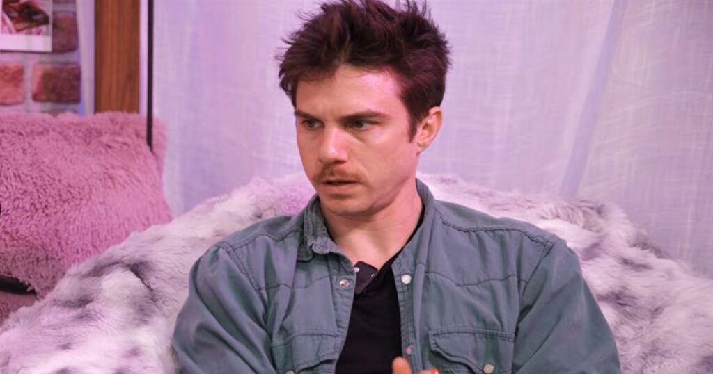 Δημήτρης Κίτσος: «Σκέφτηκα να τα παρατήσω, ένα μήνα πήγα στη Μόρια για εθελοντισμό» – Τι λέει για τις ερωτiκές σκηνές