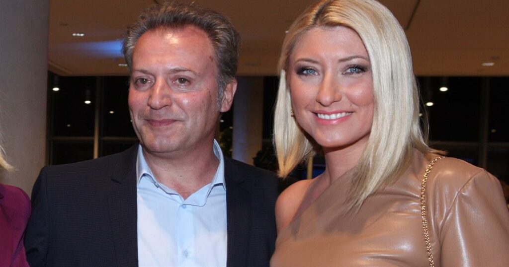 Δημήτρης Οικονόμου για Σία Κοσιώνη: «Είναι η σημαία μας. Τις σημαίες τις κρατάς πάντα ψηλά»