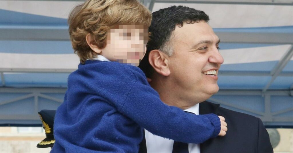 Βασίλης Κικίλιας: Παρακολούθησε την ΑΕΚ μαζί με τον γιο του για πρώτη φορά – «Χαρά και συγκίνηση» (Βίντεο)