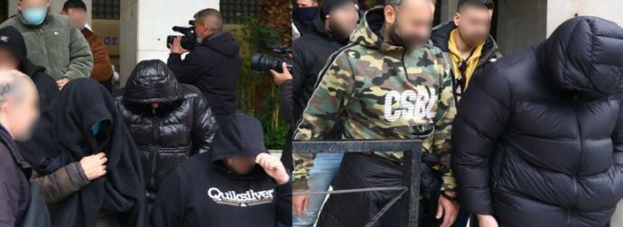 Κύκλωμα ΕΦΚΑ: «Δύο μαγαζιά είναι σε εικονικές εταιρείες, βάλε τρεις μισθοδοσίες» – Απίστευτοι διάλογοι με τον διάσημο TikToker