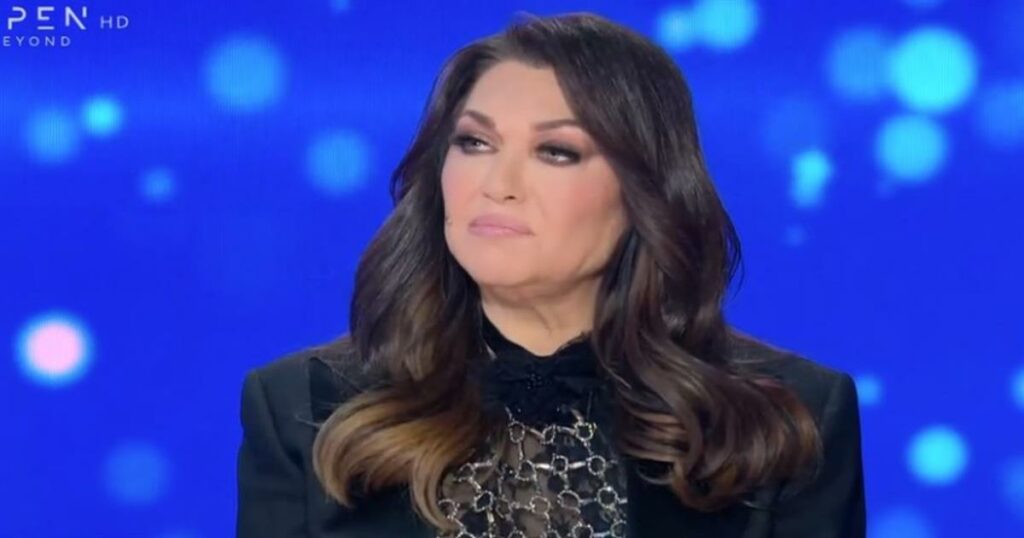 J2US: Απασφάλισε η Γαρμπή – «Να το παίξετε ερωτευμένοι, αυτό το τραγούδι το λέω με τον Διονύση και λιώνουμε»