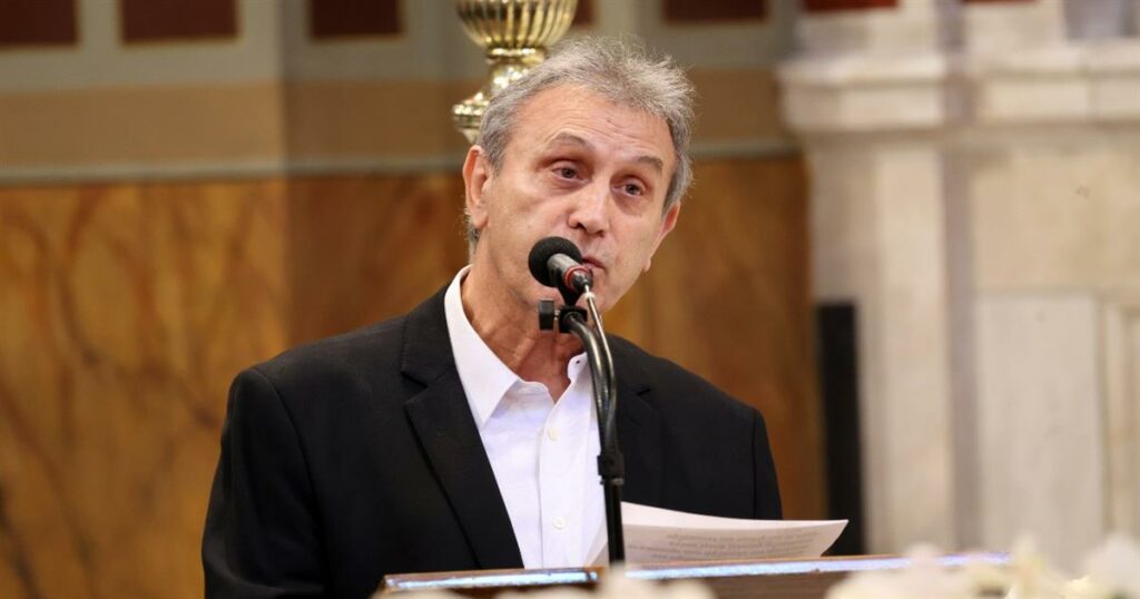 Κηδεία Μαρινέλλας: Καθηλώνει ο Γιώργος Νταλάρας στον επικήδειο – «Καλό ταξίδι, μάνα» (Βίντεο)