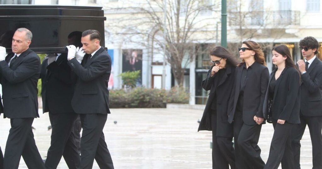 Κηδεία Μαρινέλλας: Με μόνο 50 άτομα η ταφή της – Η επιθυμία της κόρης της, Τζωρτίνας