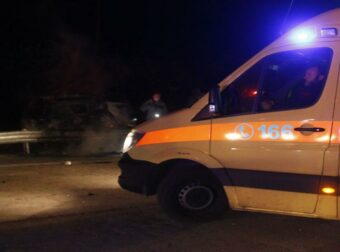 Τραγωδία στην Ποσειδώνος: Ένας νεκρός και δύο τραυματίες σε καραμπόλα 5 αυτοκινήτων – Σκηνές χάους στον Άγιο Κοσμά