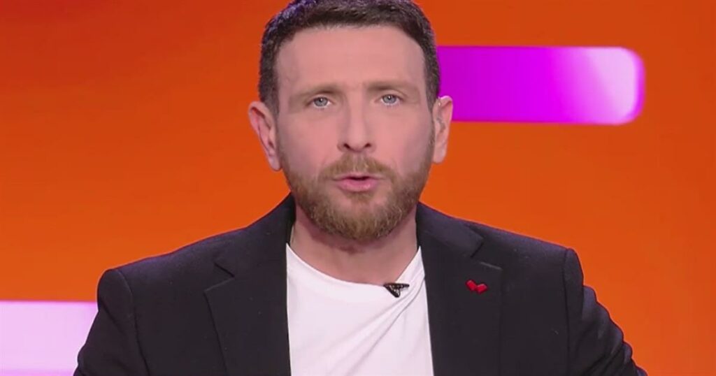 «Ψυχαγωγία… Κυριακάτικα»: Τα πρώτα λόγια του Θανάση Πάτρα – «Είμαστε εδώ να φωτίσουμε τα βράδια σας»