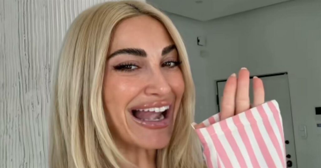 Ιωάννα Τούνη: Υπενθύμισε στους followers της τι γιορτάζουμε την 25η Μαρτίου – «Μην γίνουμε ρεζίλι»