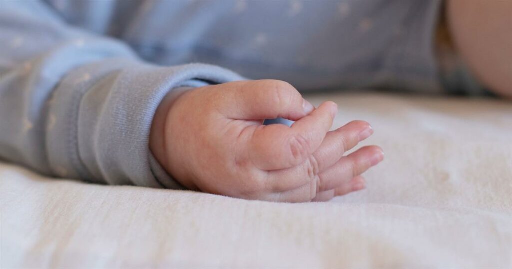 Θρίλερ στην Ηλεία: Βρέφος 10 μηνών μεταφέρθηκε στο νοσοκομείο σοβαρά τραυματισμένο με κατάγματα και εγκαύματα