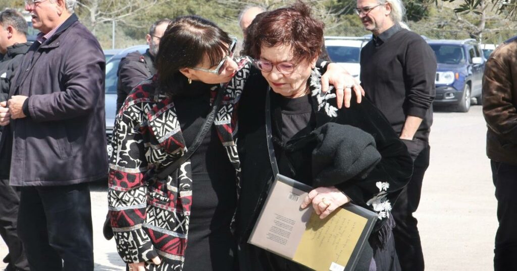 Χρήστος Βαλαβανίδης: Σήμερα το τελευταίο «αντίο» στη Ριτσώνα – Συντετριμμένη η σύζυγός του (Φωτογραφίες)