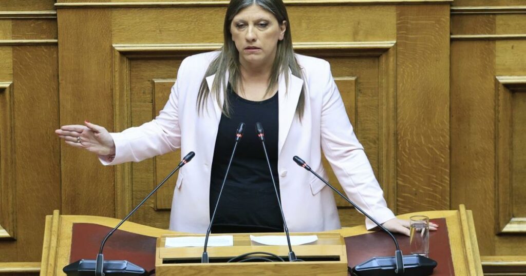 «Όξω βρωμο-ρακούν»: Ο επικός χαιρετισμός on air στη Ζωή Κωνσταντοπούλου