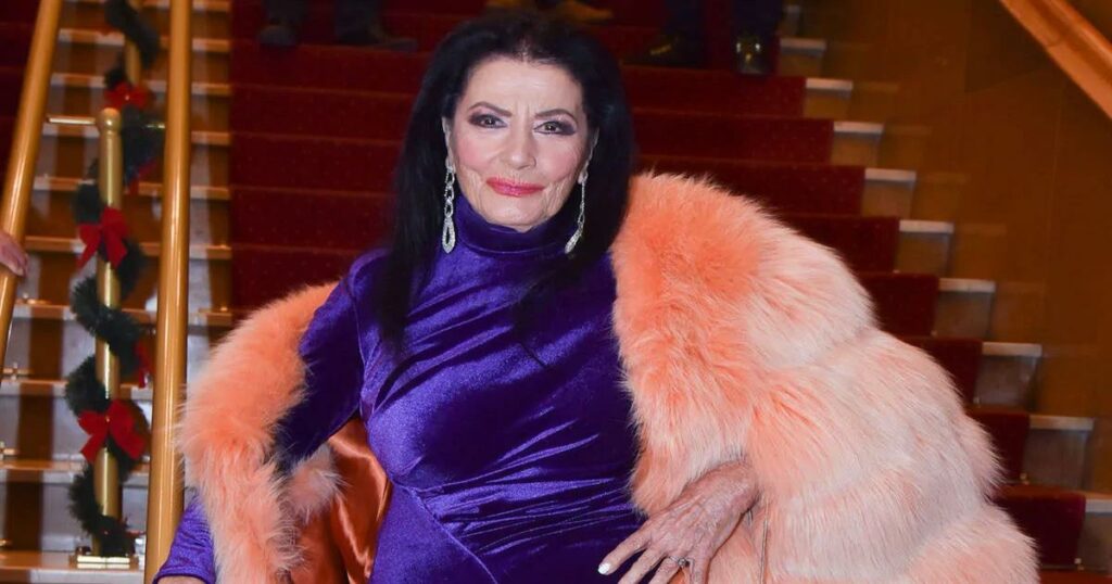 Η αλήθεια για τη Ζωζώ Σαπουντζάκη: «Κάποια στιγμή η αυλαία πέφτει, δεν γνωρίζει για την απώλεια του συντρόφου της»