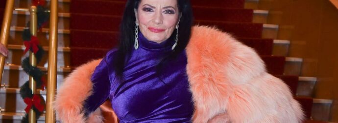 Η αλήθεια για τη Ζωζώ Σαπουντζάκη: «Κάποια στιγμή η αυλαία πέφτει, δεν γνωρίζει για την απώλεια του συντρόφου της»