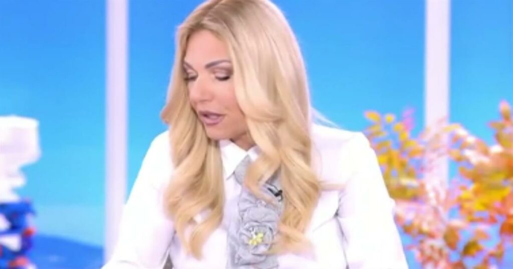 Κατέρρευσε πάνω στον…- Σοκ η στιγμή που η Μεσσαροπούλου μαθαίνει στον αέρα για το εγκεφαλικό του άντρα της