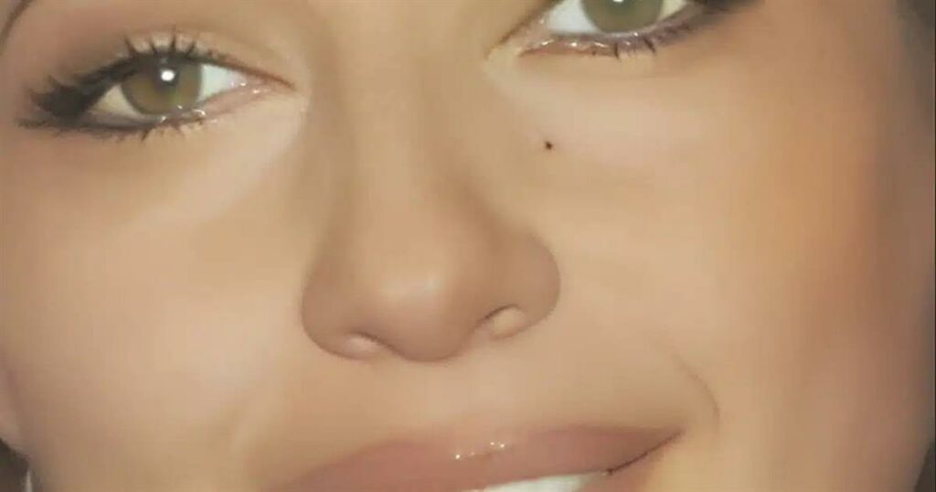 Υπήρξε σύζυγος πασίγνωστου ηθοποιού σε δημοφιλή σειρά της ελληνικής τηλεόρασης με υψηλή τηλεθέαση