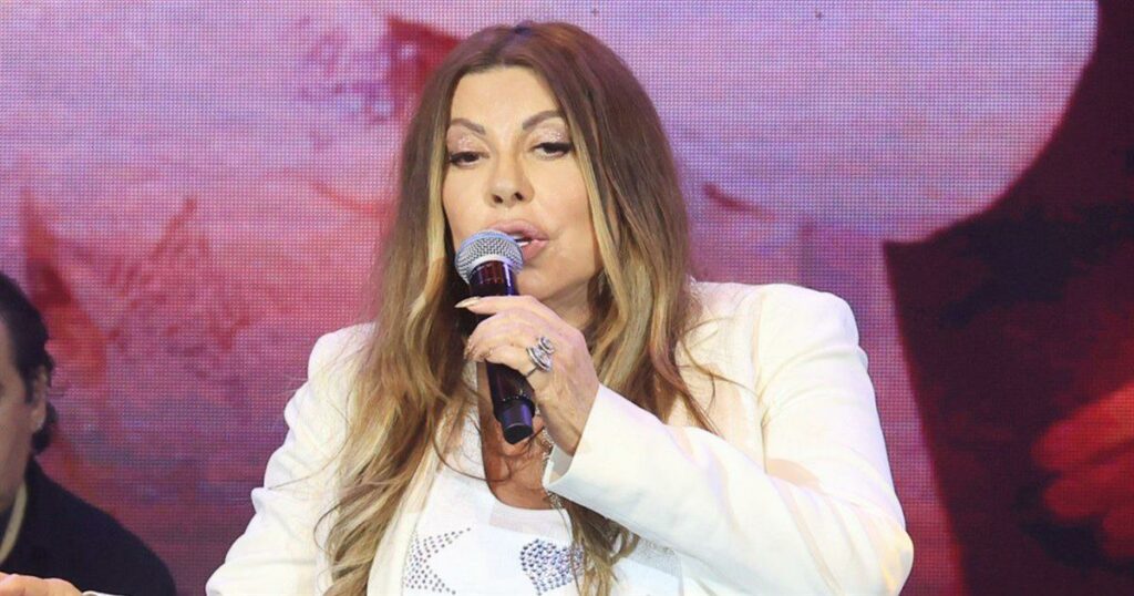 Ρετρό tv: Ποια Ελληνίδα παρουσιάστρια έχει πει πατσαβούρα η Άντζελα Δημητρίου;