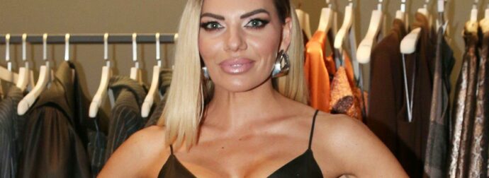 Ιωάννα Μαλέσκου: Με νέο look και «καρφιά» στο πλατό του OPEN – «Ό,τι δεν λύνεται κόβεται, αγάπη»