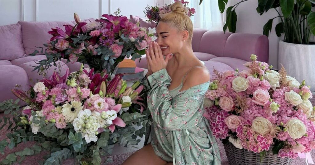 Ιωάννα Τούνη: Ποζάρει στο σαλόνι του σπιτιού της και στέλνει νέο μήνυμα – «Μέσα μου ήξερα ότι δεν παλεύω μόνο για μένα»