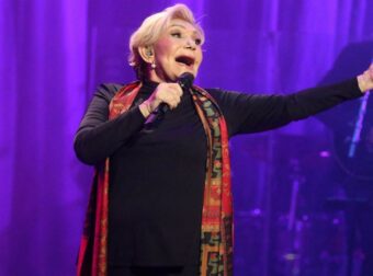 Ποιοι μαζεύτηκαν στο σπίτι της Μαρινέλλας και έκαναν «πάρτι» μετά την κηδεία με τραγούδια της