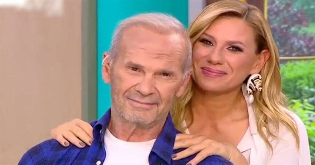 Πέτρος Κωστόπουλος: «Συγκινήθηκα πολύ» – Η έκπληξη που του έκαναν οι συνεργάτες του στον «αέρα»