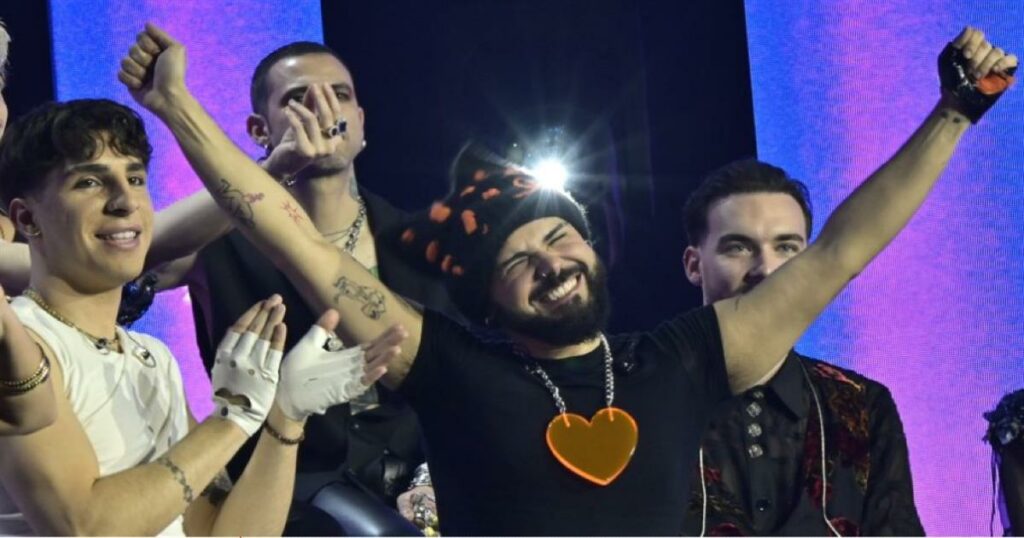 Σε… ρυθμούς «lasha» χορεύει ο Ακύλας το «Ferto»