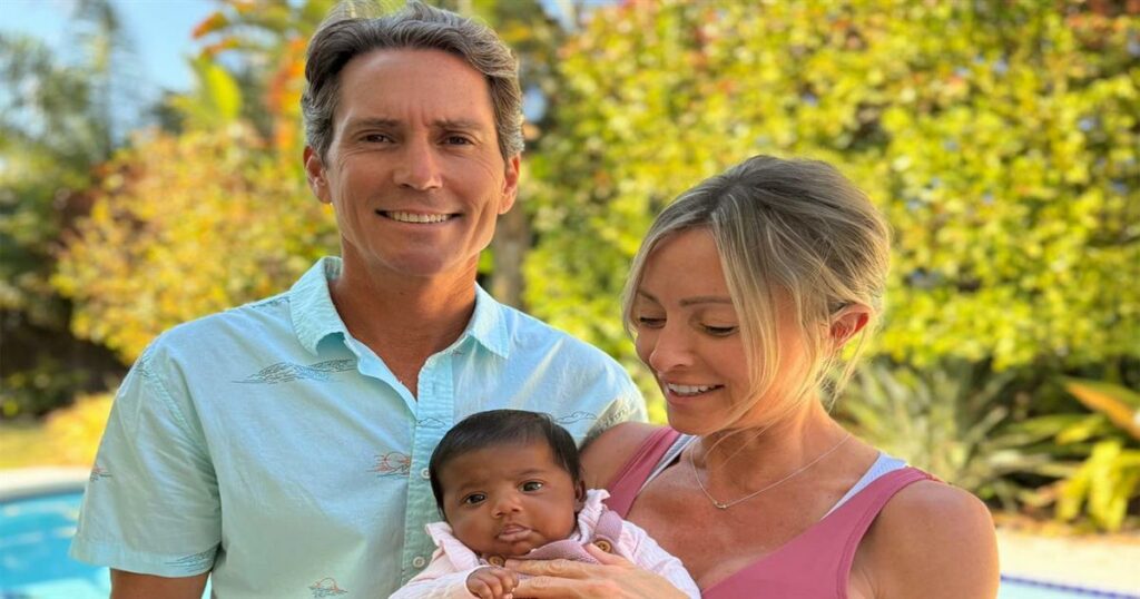 Απίστευτη υπόθεση εξωσωματικής: Ζευγάρι απέκτησε λάθος μωρό και τώρα…