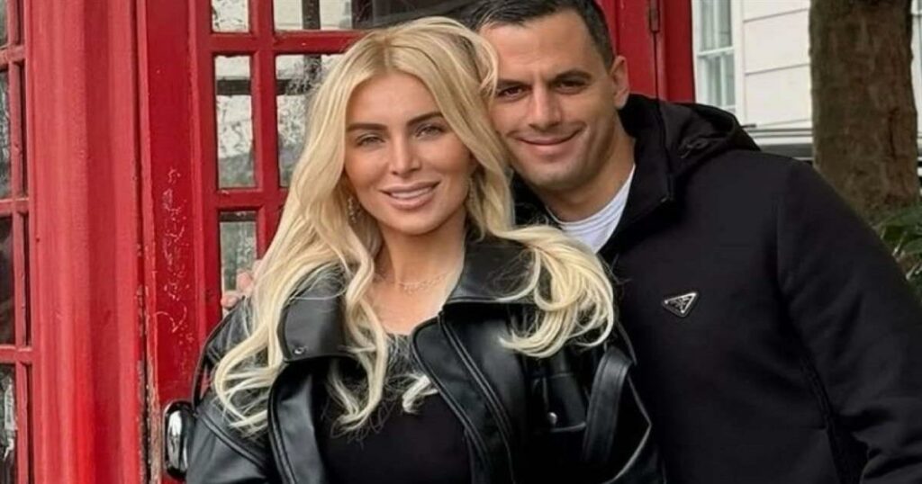 Παναγιώτης Κουτσουμπής: Η πρώτη φωτογραφία μέσα από το δωμάτιο του μαιευτηρίου με την Κατερίνα Καινούργιου